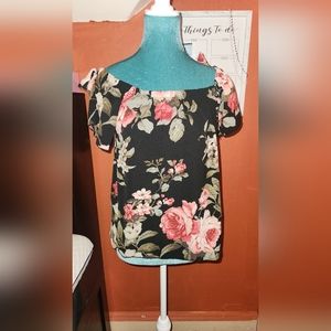 W Multi-colored off shoulder blouse